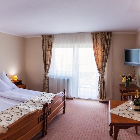 Hotel Europa Kokeltal Albeşti Eksteriør bilde
